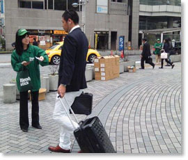 「店頭における自らの役割」「業務の本質」について理解徹底させ現場に送り込みます。